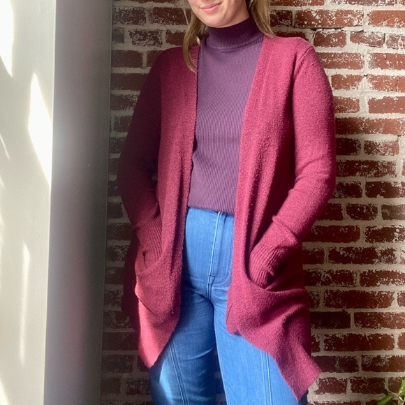 Bass burgundy color cardigan with pockets - Picture 2 of 8